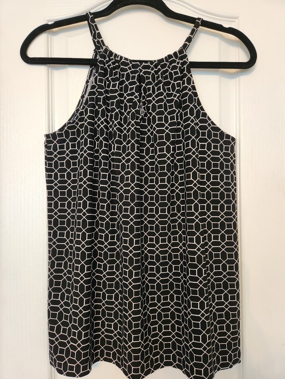 The Limited Black & White Geometric Halter Keyhole Closure Camisole Medium